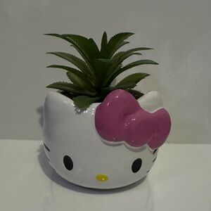 Hello Kitty White and Pink Planter